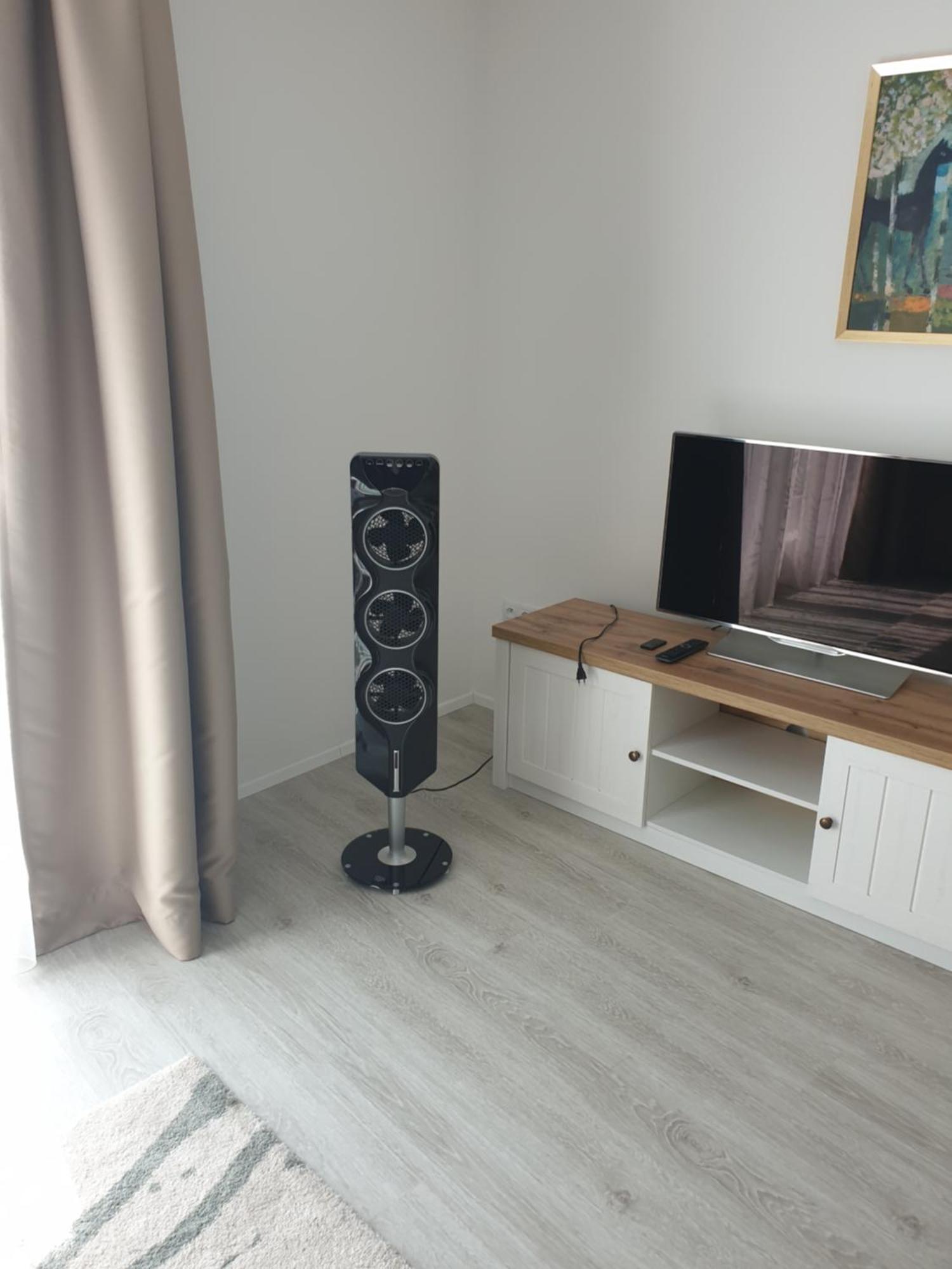 Seven Days Smichov Apartment ปราก ภายนอก รูปภาพ