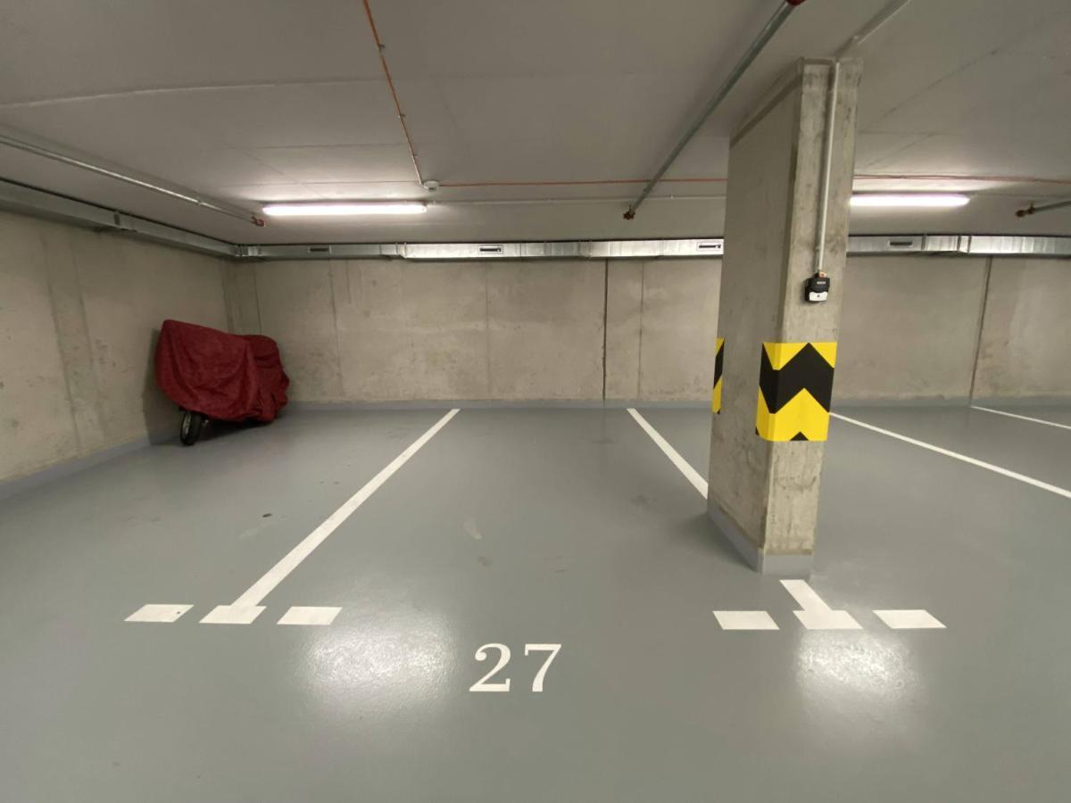 Seven Days Smichov Apartment ปราก ภายนอก รูปภาพ